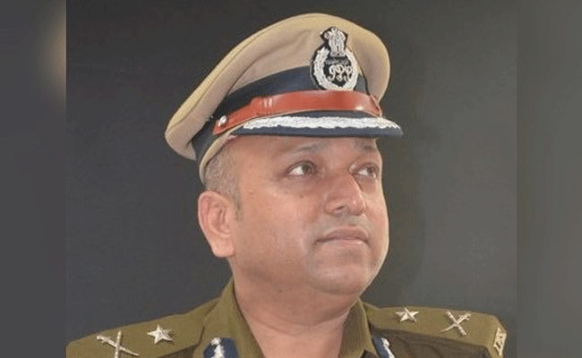 IPS officer Hemant Nimbalkar is new commissioner of Department of Information and Public Relations