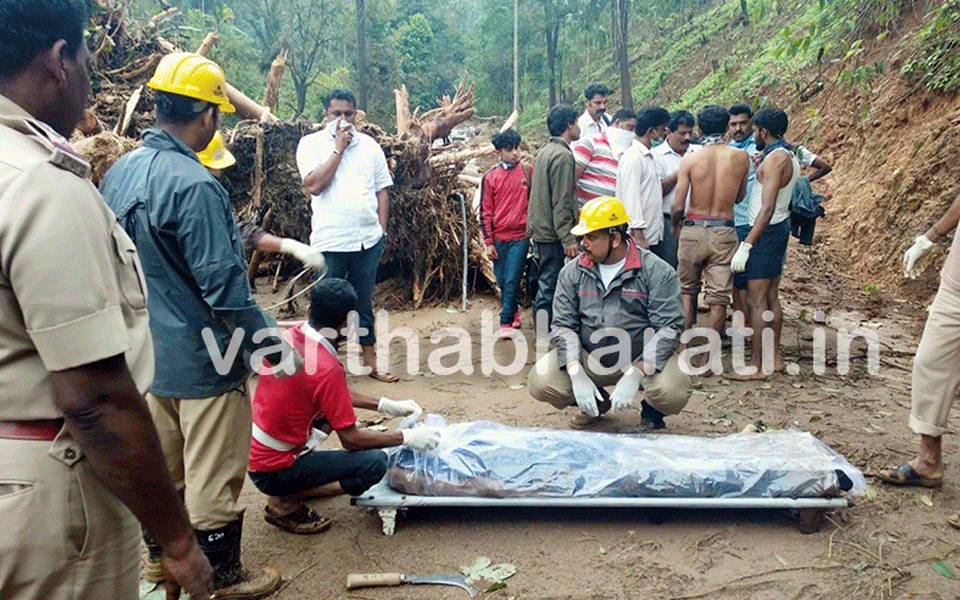 Jodupala: Body of woman found under mud