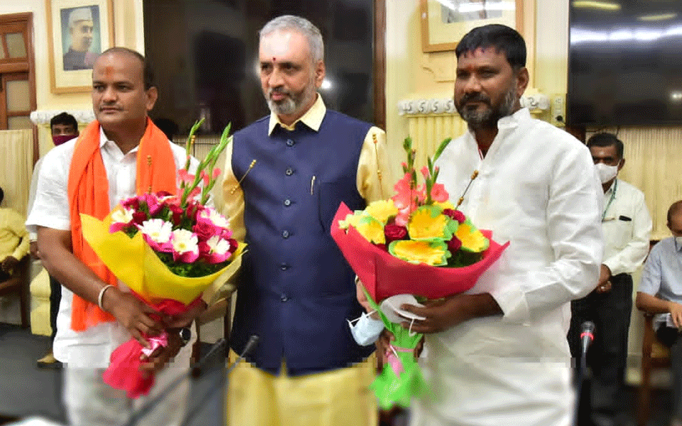 Two newly elected Karnataka legislators administered oath of office