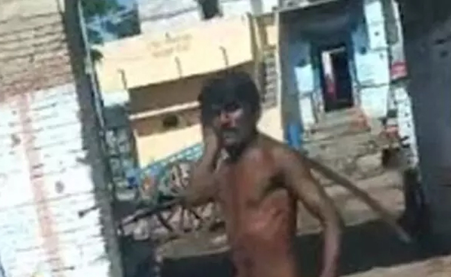 Kalaburagi: Young man causes panic by walking through village with sword