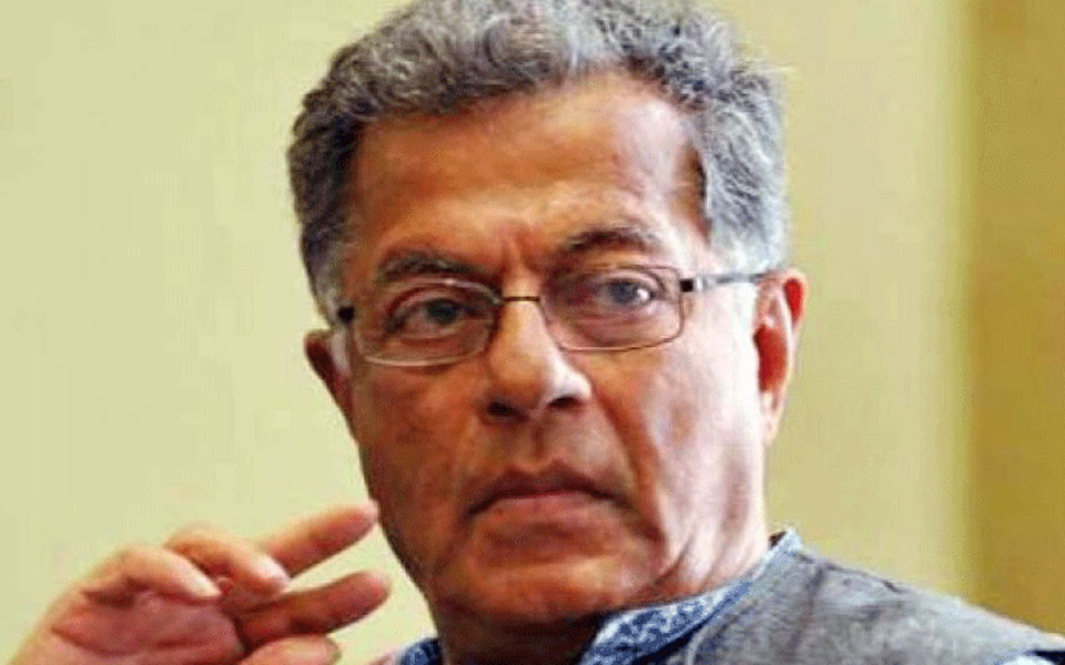 HC advocate lodges complaint against writer Girish Karnad