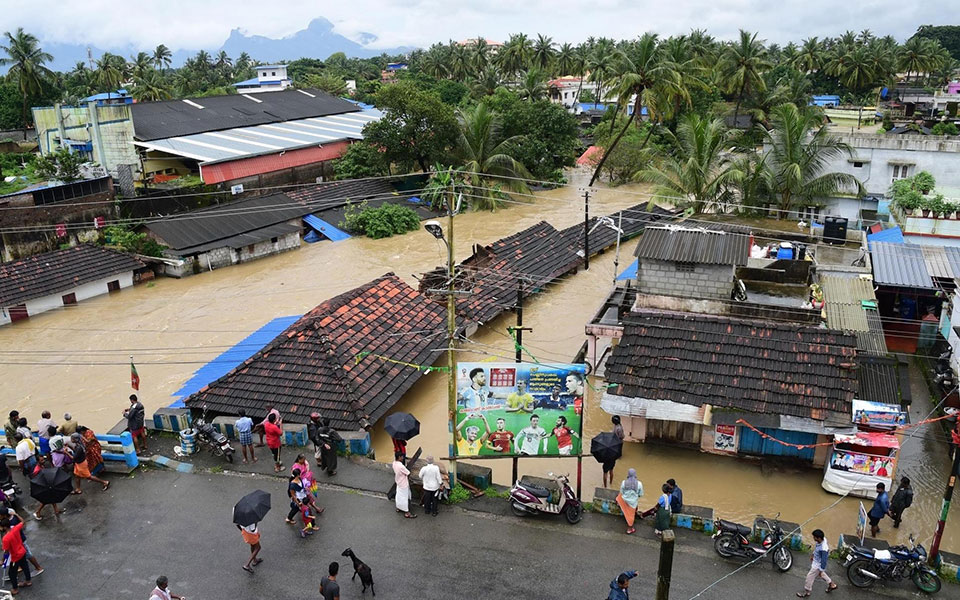 Karnataka rushes relief materials to flood-hit Kerala