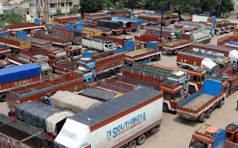 Dialogue with central government successful: Truckers call off strike