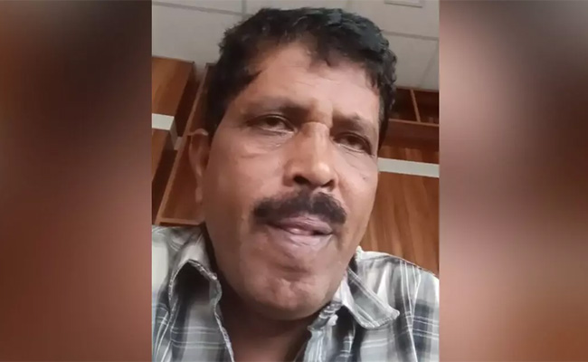 Social Welfare officer ends life in office, blames senior colleague