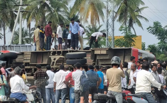 KSRTC bus topples in Mandya as driver loses control; more than 35 passengers injured