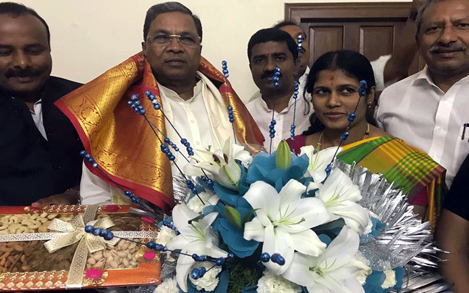 BBMP Mayor, Deputy Mayor meet Siddaramaiah