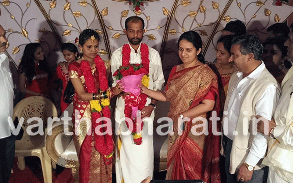 Grand marriage of woman at relief camp