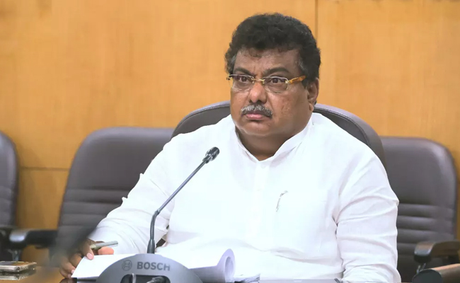 Minister Patil chairs industry meetings to chart growth for key sectors in Karnataka
