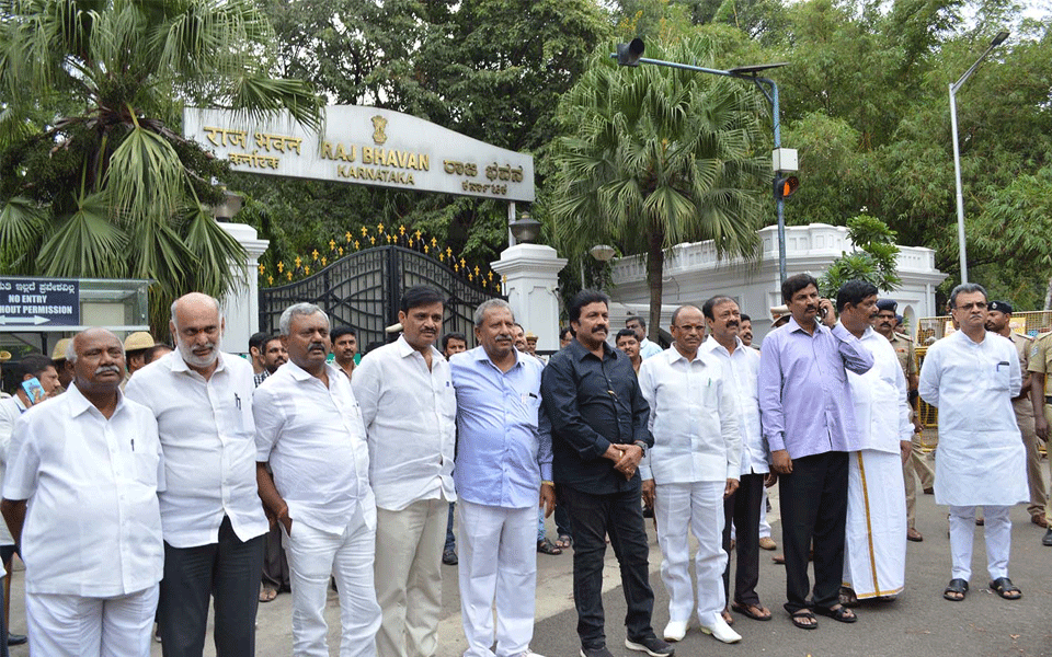 Karnataka rebel MLAs arrive in Bengaluru