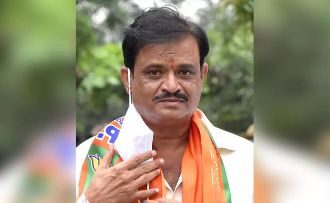 Bengaluru: 2 cases filed against BJP MLA Munirathna