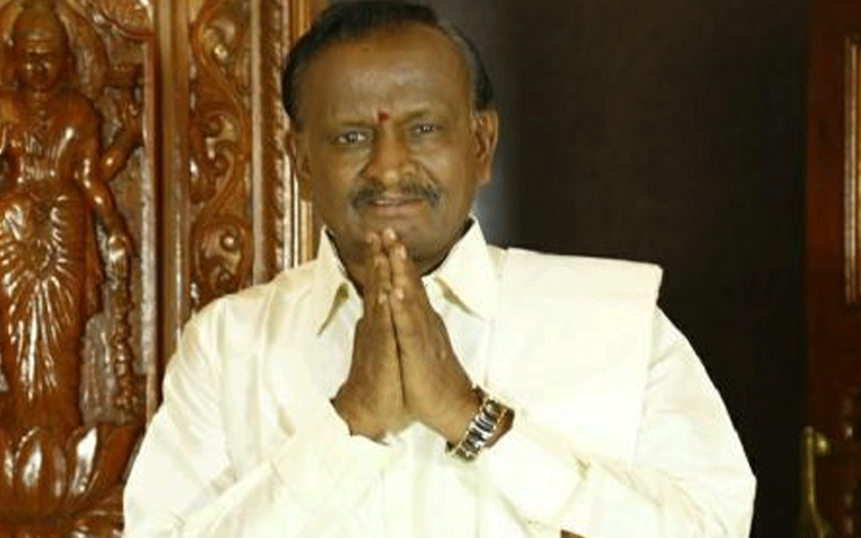 Rebel Congress MLA MTB Nagaraj heads to Mumbai