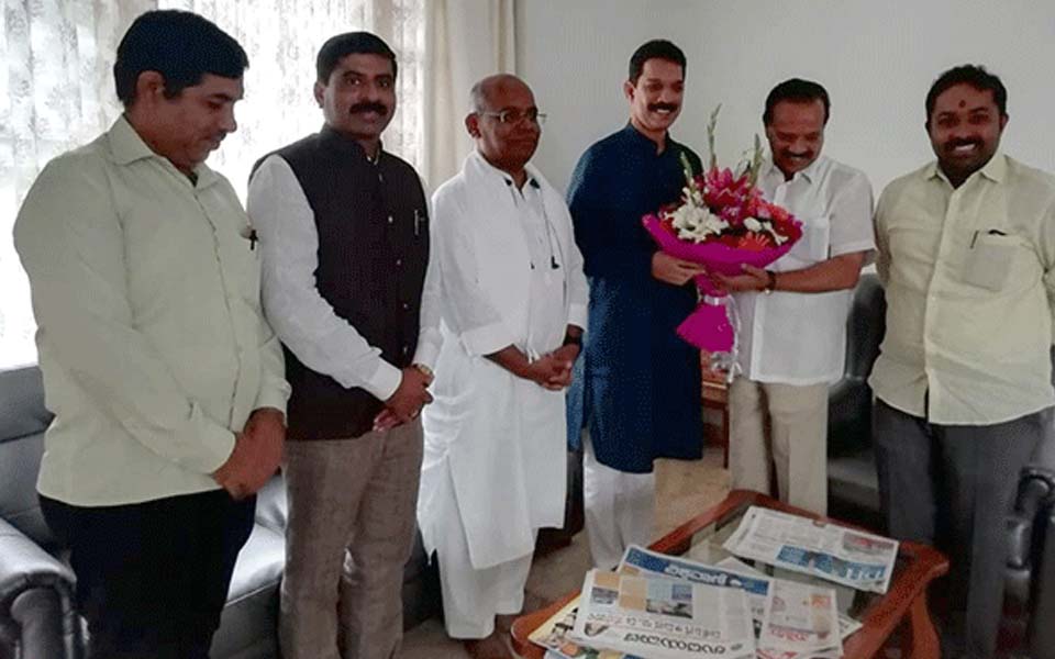 BJP State President Nalin Kumar Kateel meets Union Minister DV Sadananda Gowda at his residence