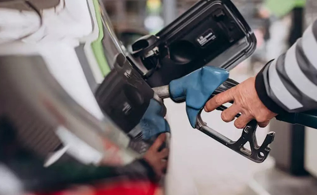 Karnataka govt urges people to ignore rumours on petrol, diesel shortage