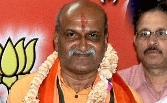 BJP sidelined Hindutva, claims Pramod Muthalik who wants to contest Karnataka election