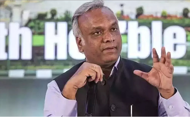RSS has global network of over 2,500 groups for money laundering: Priyank Kharge