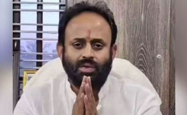 Cong leader Rajeev Gowda arrested for 'abusing' Shidlaghatta Municipal Commissioner