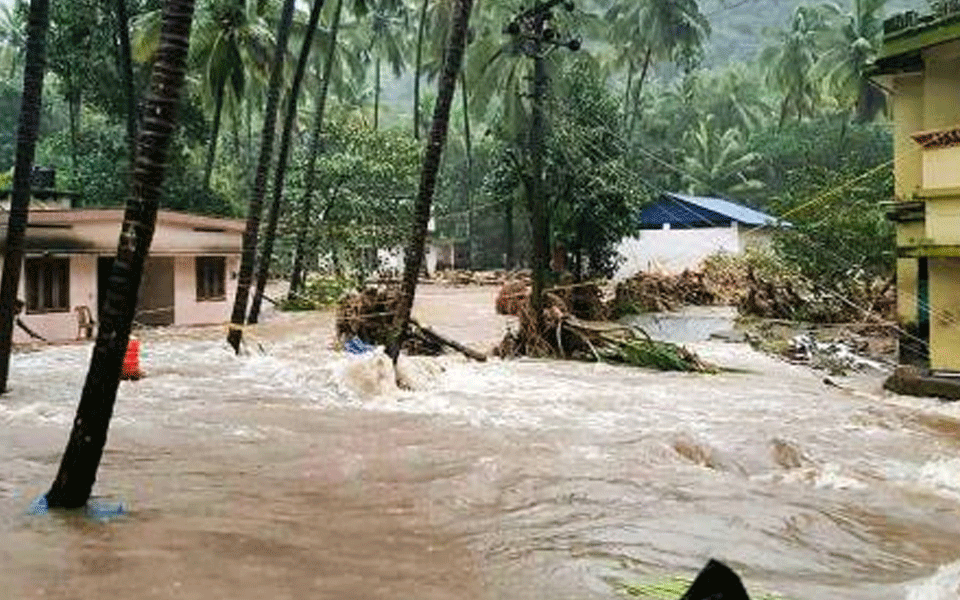 Heavy rain pounds Karnataka, flood alert in affected districts