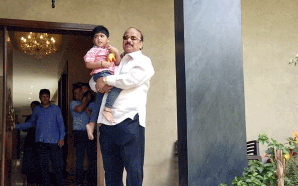 Former Minister Roshan Baig released from SIT custody