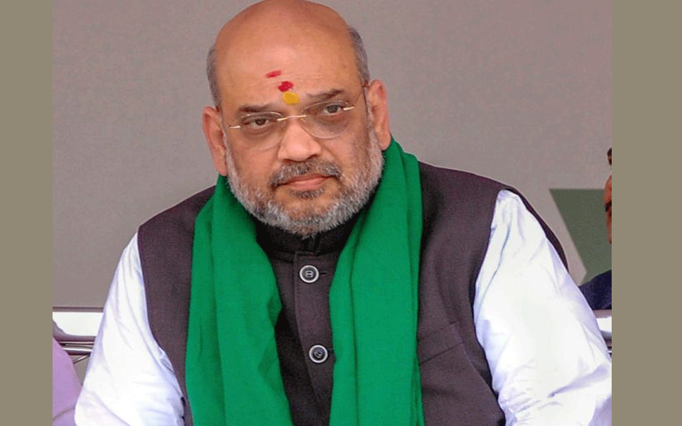 Congress moves EC against Amit Shah