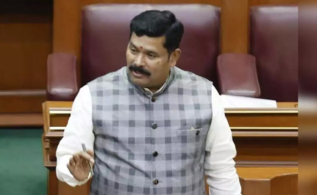 DCs directed to monitor use of Kannada in nameplates: Min. Shivaraj Tangadagi