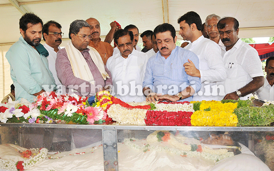 DCM Parameshwar’s brother Shivaprasad cremated