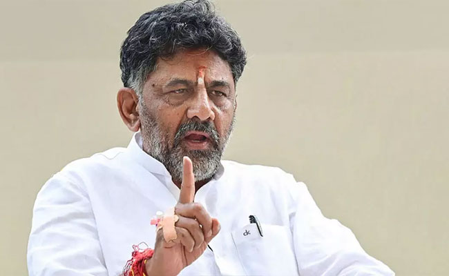 Indigo crisis: Shivakumar urges Centre to act immediately, bring situation under control