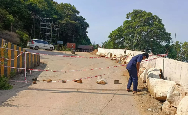 Landslide in Shivamogga: Bodies of three manual workers recovered from under debris