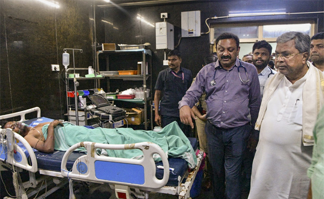 Seven killed in B'luru govt hospital wall collapse, CM orders probe