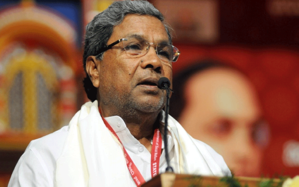 Former CM Siddaramaiah lashes out at people who abused Girish Karnad on social media after his death