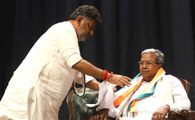 Siddaramaiah Returns As Karnataka CM, DK Shivakumar To Get Deputy CM Role