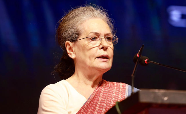 Union Minister Shobha Karandlaje files complaint against Sonia Gandhi over Karnataka remark