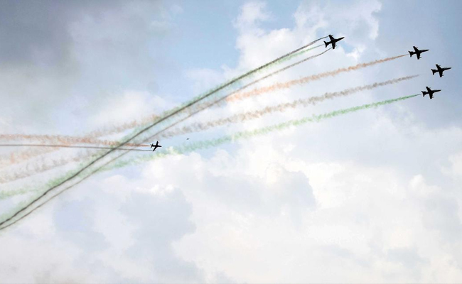 IAF's Surya Kiran Aerobatics team dazzles Bidar with spectacular air show