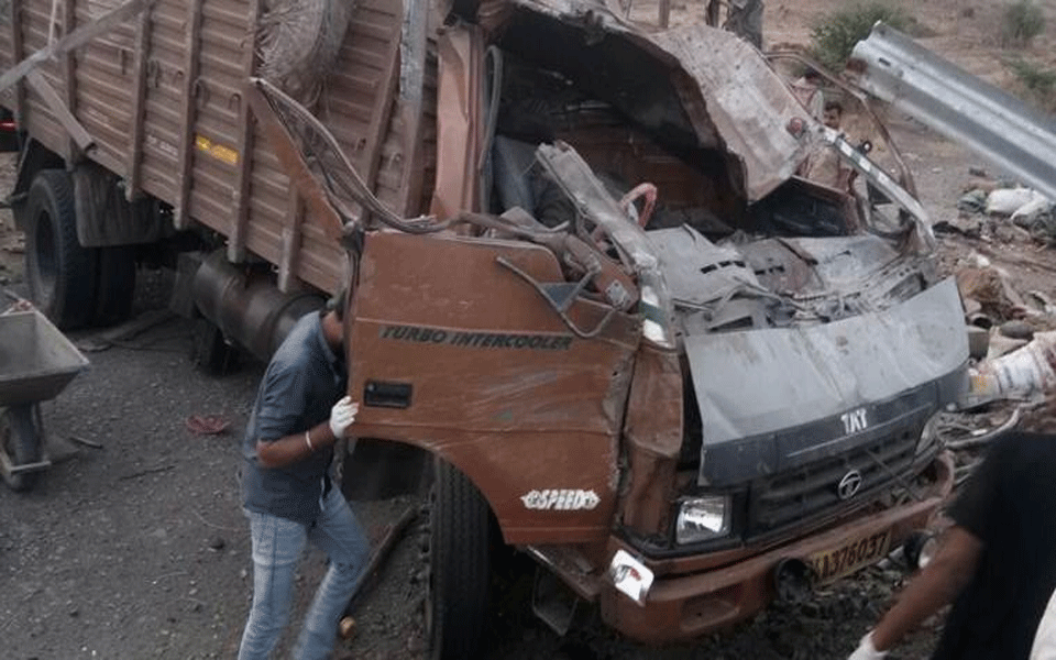 Vijayapura’s 18 labourers die in truck accident