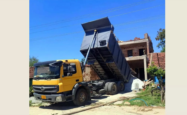 Hassan: Driver of tipper suffers electric shock, dies on spot as truck touches wire