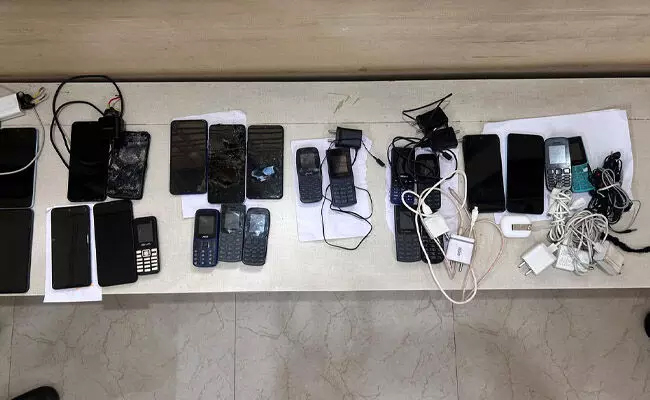 Police seize cellphones, Bluetooth device, drugs during surprise visit to Mangaluru prison