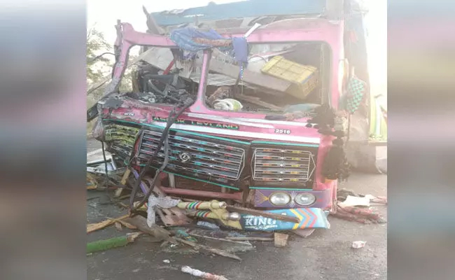 22-year-old driver of cement tanker killed in truck-tanker head-on collision in Kalaburagi