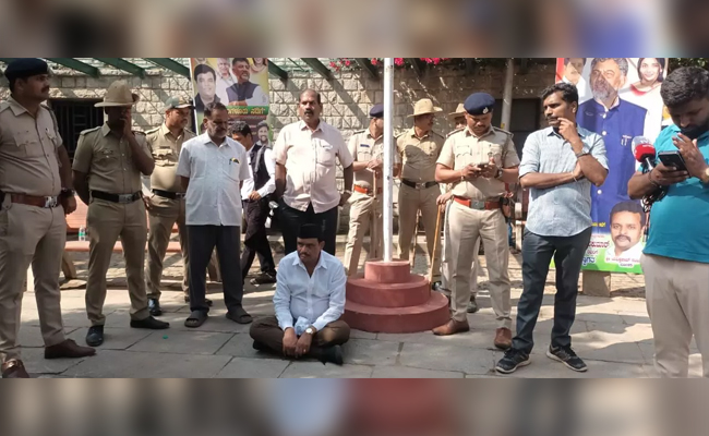 Deputy CM Shivakumar's public outreach programme disrupted by BJP MLA Munirathna