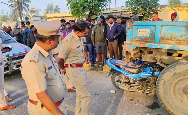 Tumakuru: Mother, two sons killed in bike-tractor collision