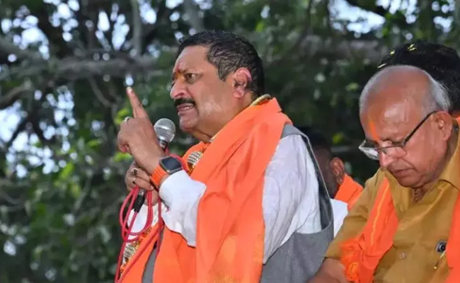 Stone-pelting in Maddur: FIR filed against MLA Yatnal for provocative speech