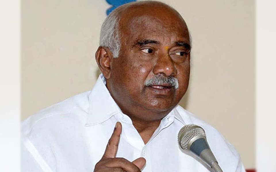 JDS chief H Vishwanath welcomes Roshan Baig's attack on Cong leadership