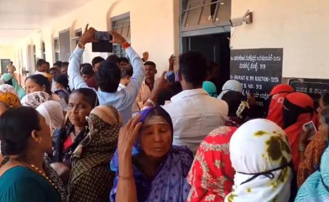 Karnataka bypolls: Over 60 per cent voter turnout in Bagalkot, Davanagere South till 5 pm