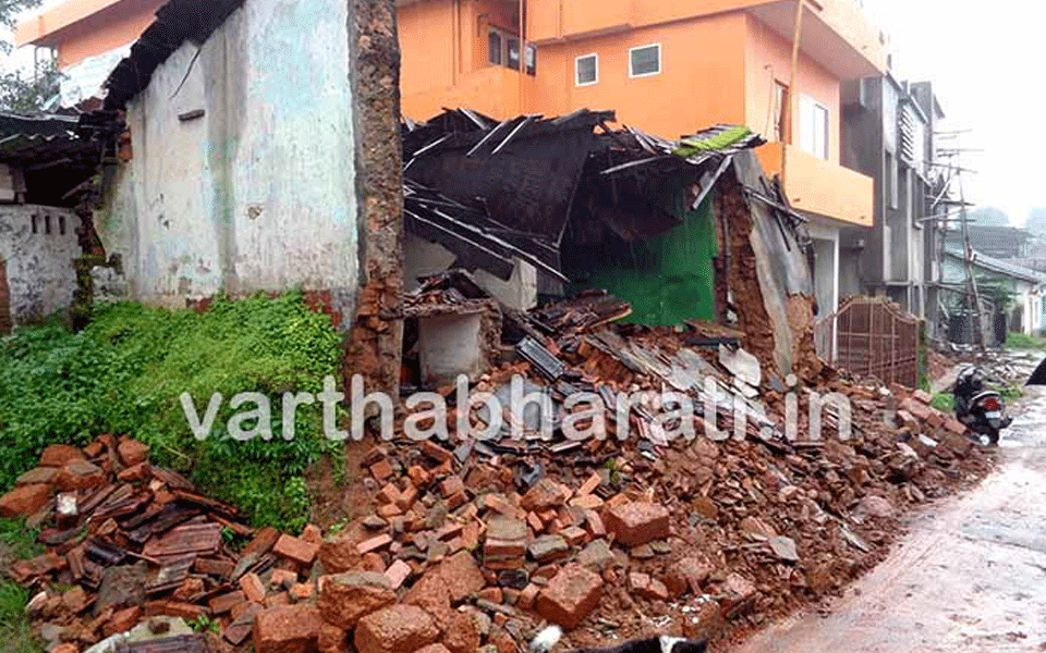 Heavy downpour in Kodagu causes landslides, collapse of houses