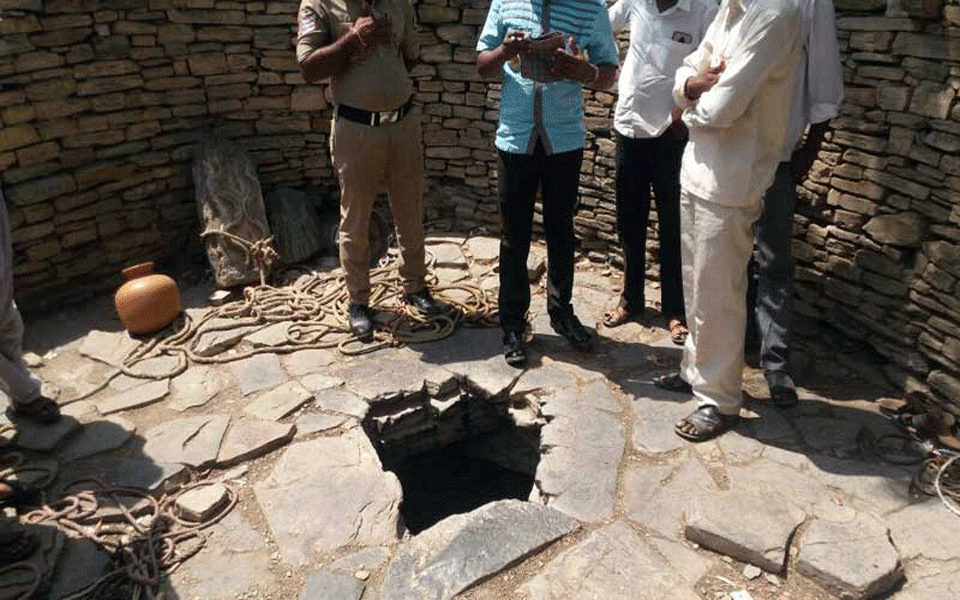 3 including a father, son suffocate to death inside well