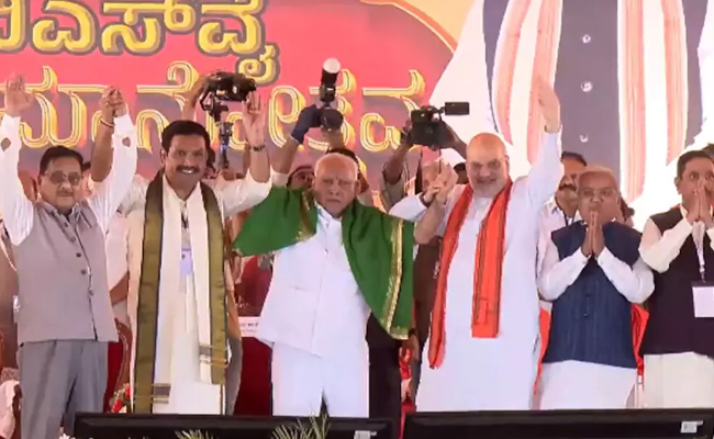 Amit Shah hails Yediyurappa as leader who created a new path