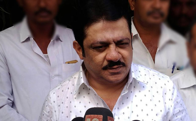 Lokayukta raids residences linked to Minister Zameer Ahmed Khan’s close secretary