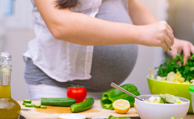 Healthy diet for woman can ensure good brain health for grandchildren, genetic model: Study