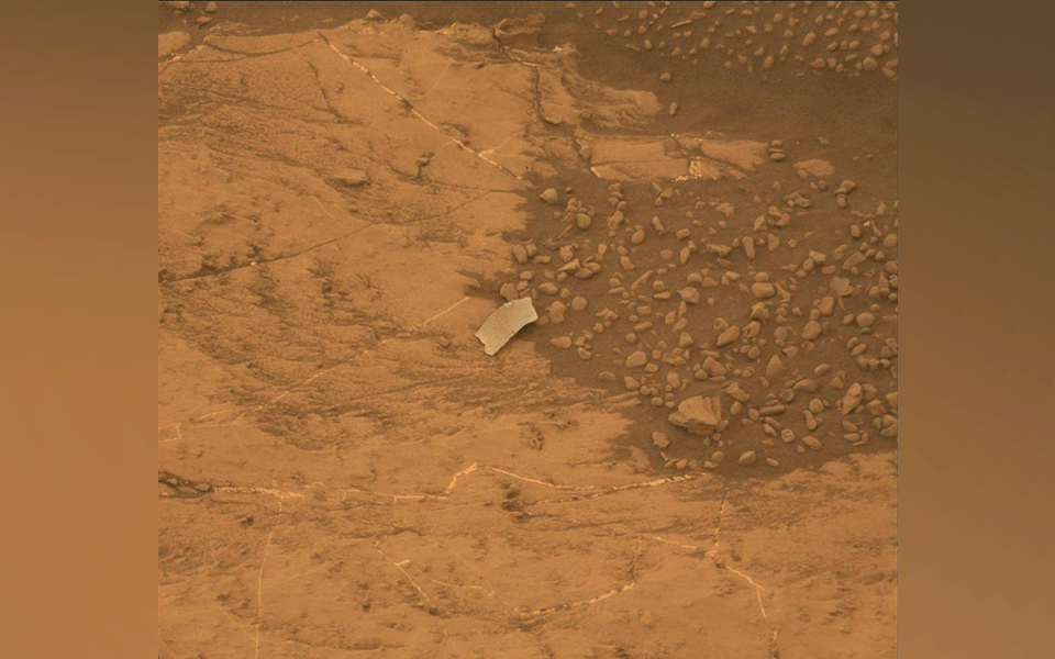 'Foreign object' found by Mars rover a rock flake,NASA