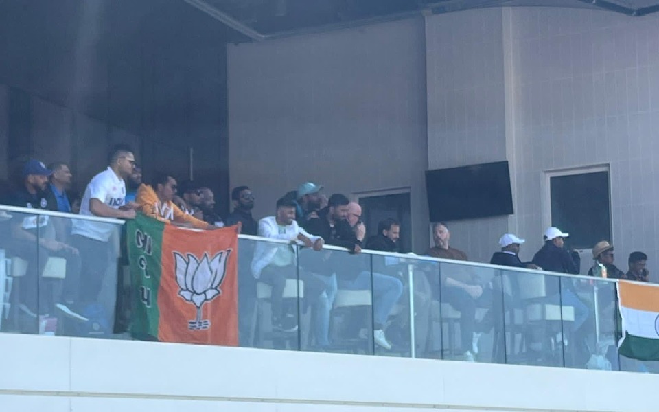 Fans bring BJP flags to The Oval at WTC finals; Here's how Twitter users responded
