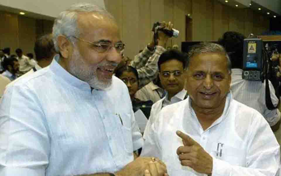 PM Modi posts three tweets on Mulayam Singh Yadav with eight pictures of himself; Users react