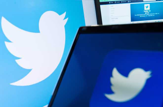 Twitter users from across world report outage of services